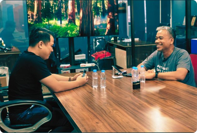 Sesi podcast bersama narasumber